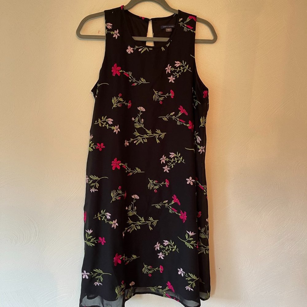 Tommy Hilfiger Women's Black and Floral Casual Dress